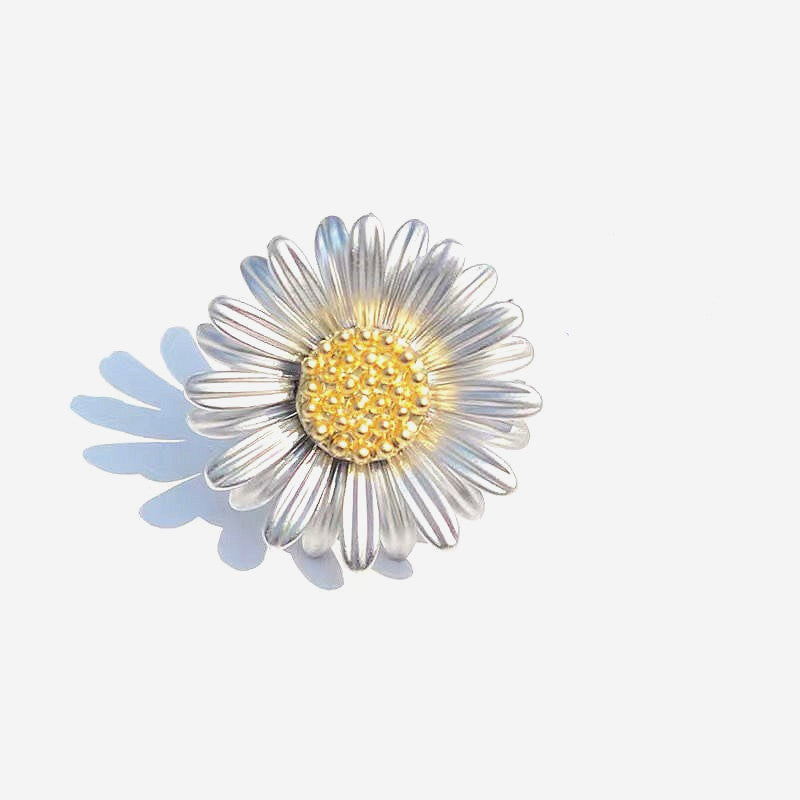 Simple and elegant all-match brooch