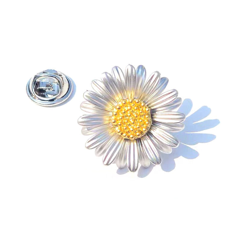 Simple and elegant all-match brooch