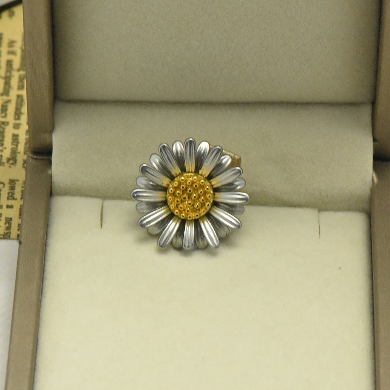 Simple and elegant all-match brooch