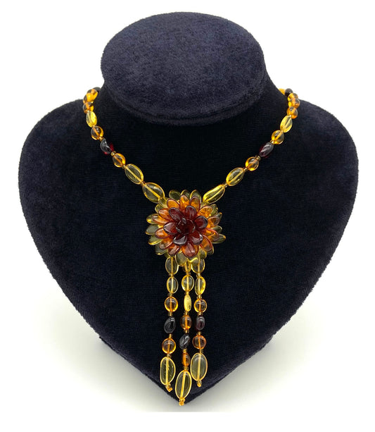 Flower necklace - natural amber