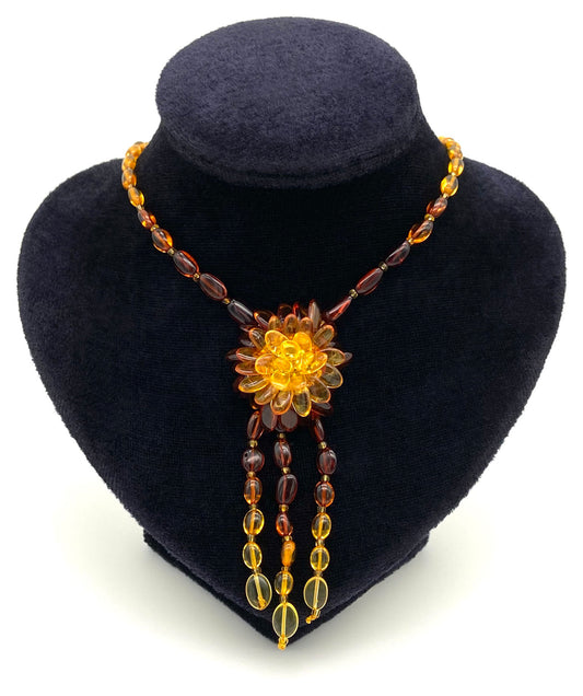 Flower necklace - natural amber