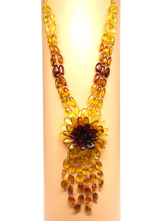 Chrysanthemum necklace - natural amber