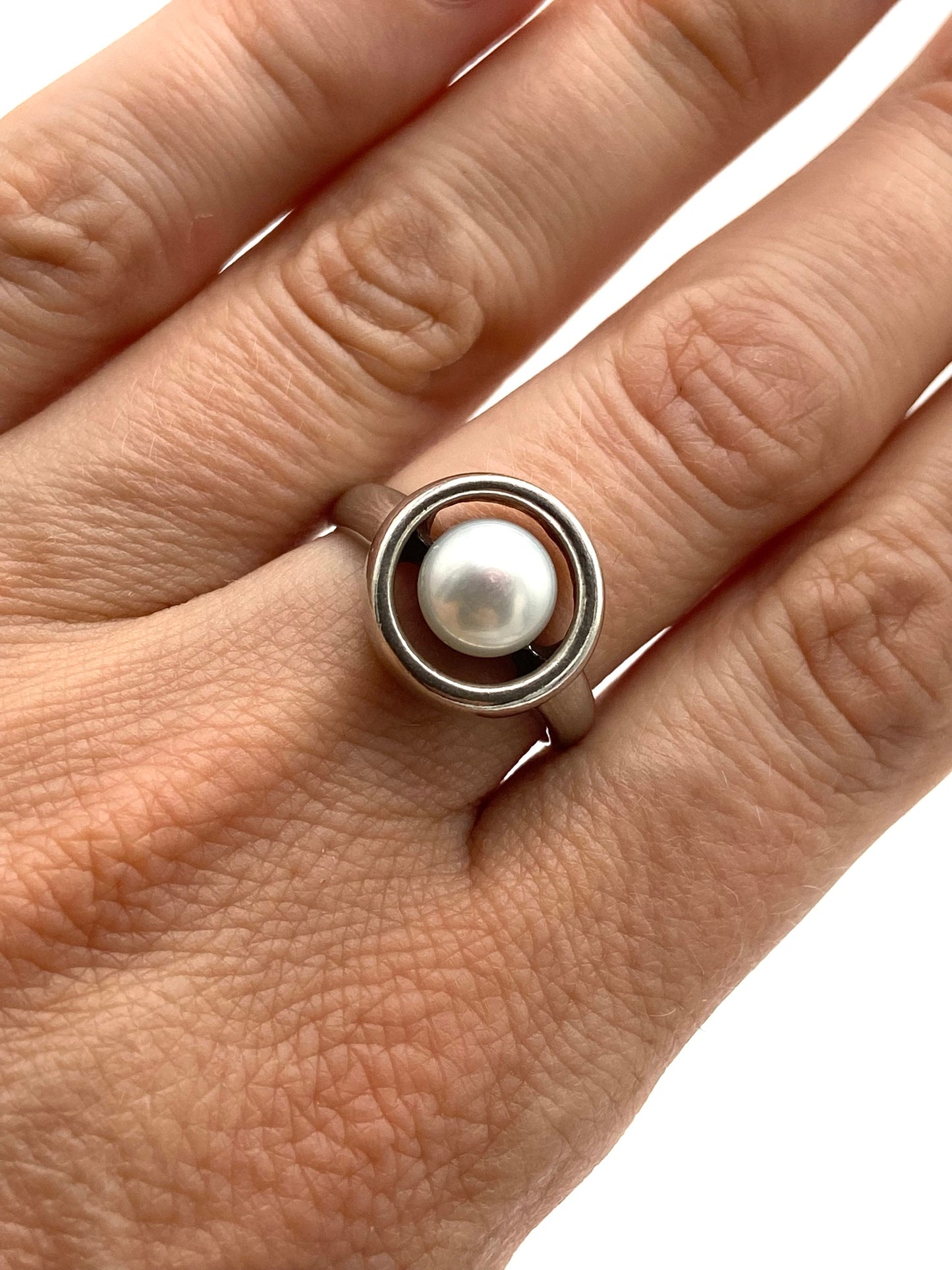 Saturn - Pearl Ring