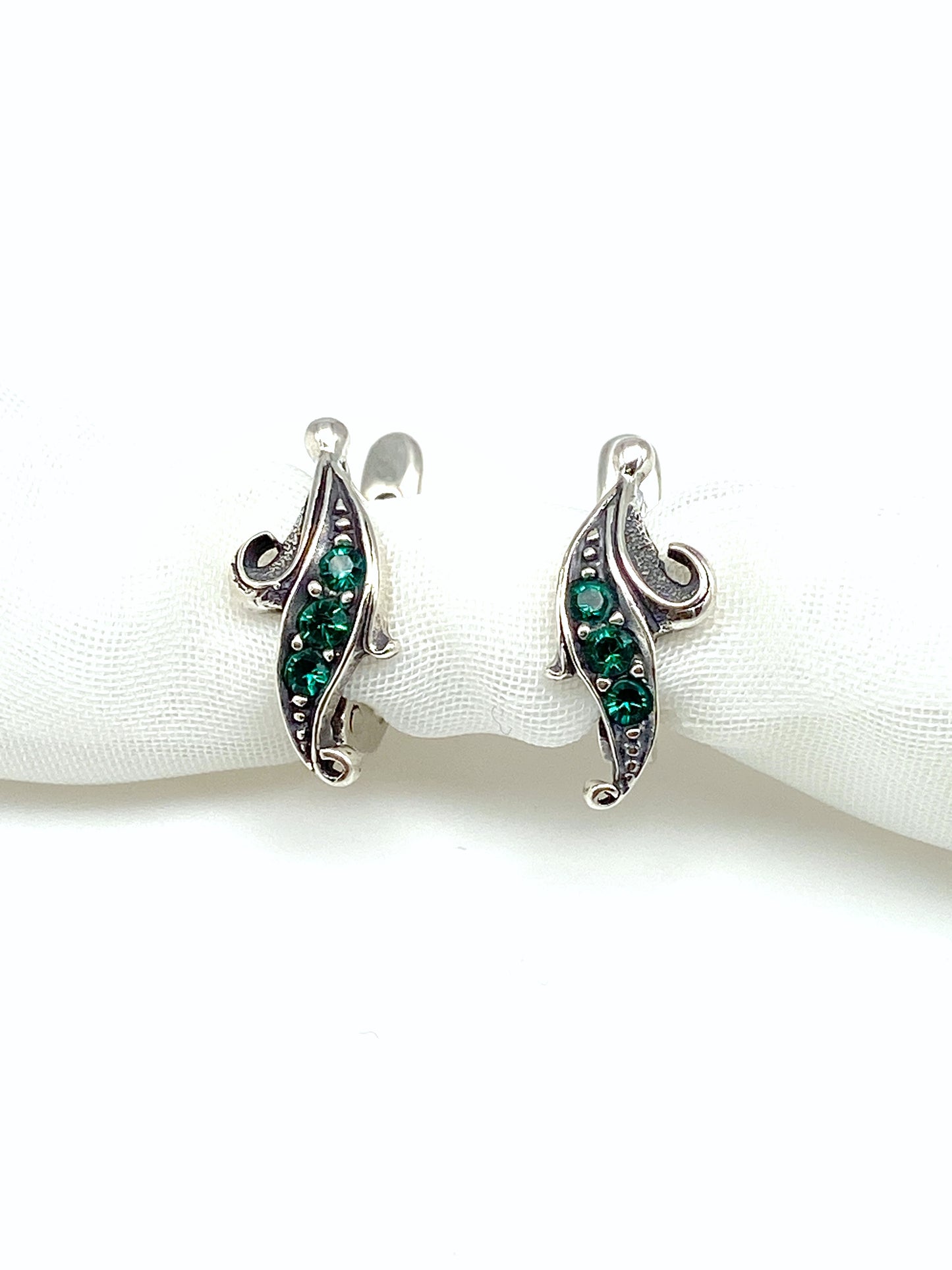 Curl - Emerald Crystals Earrings