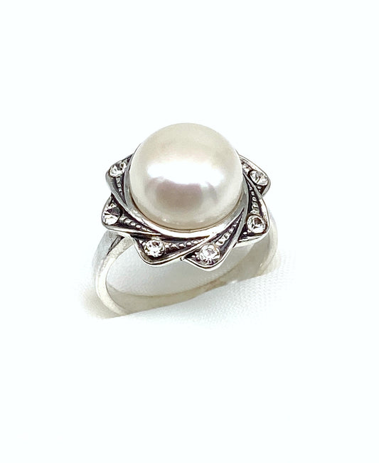 Lada - Vintage Pearl Ring