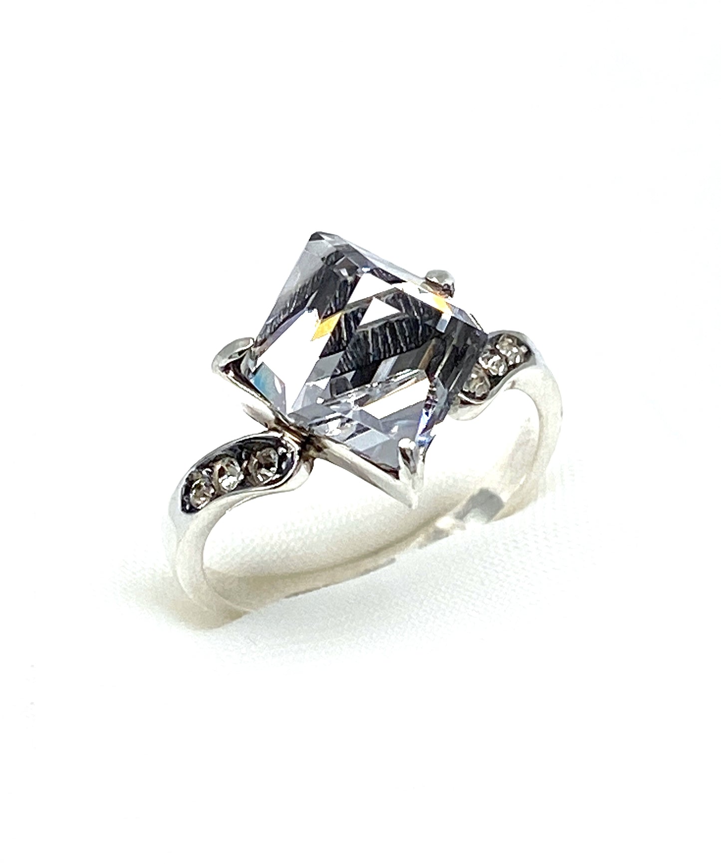 Oracle - Unique Design Swarovski Cube Ring